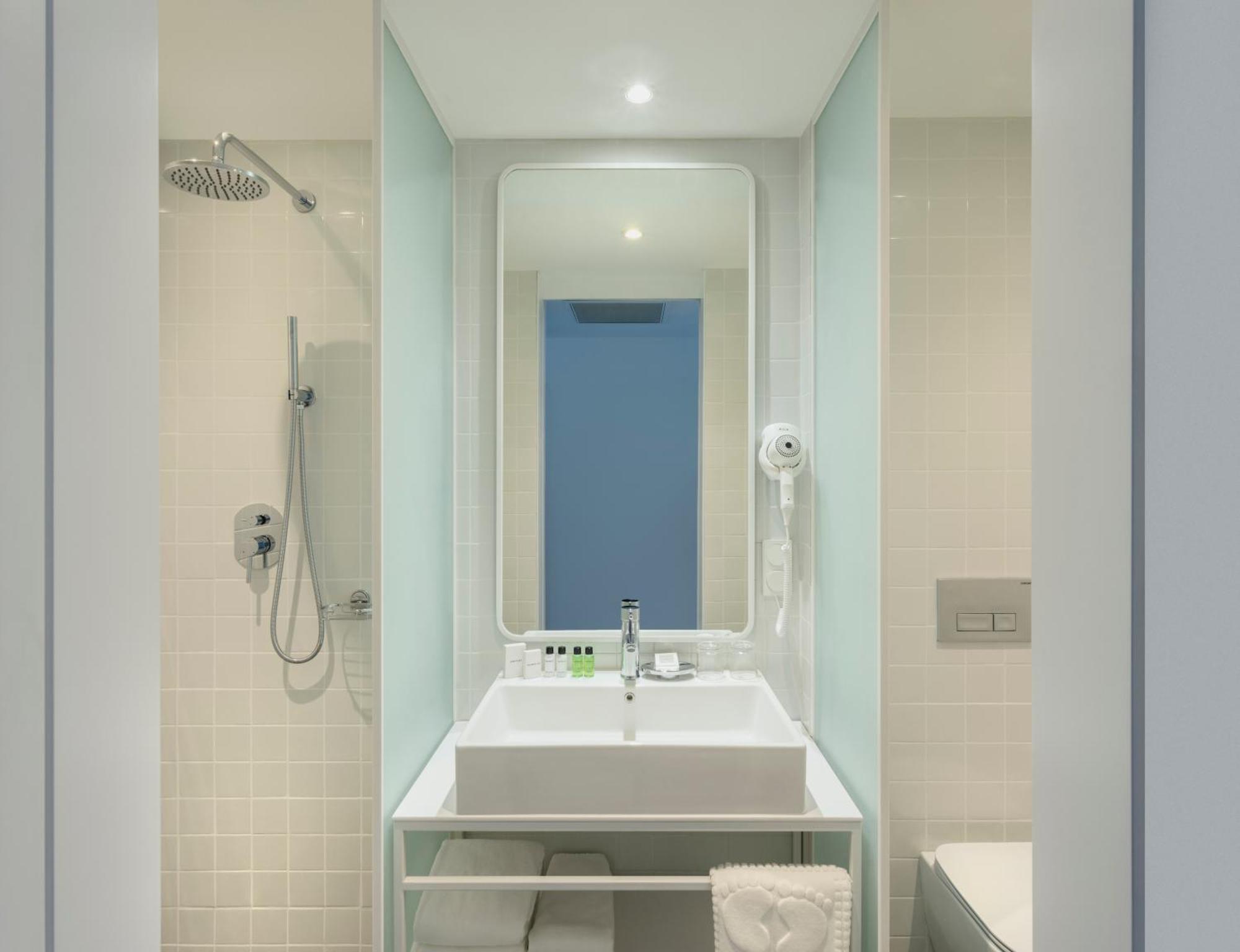 Golden Tulip Design Tbilisi Hotel Quarto foto