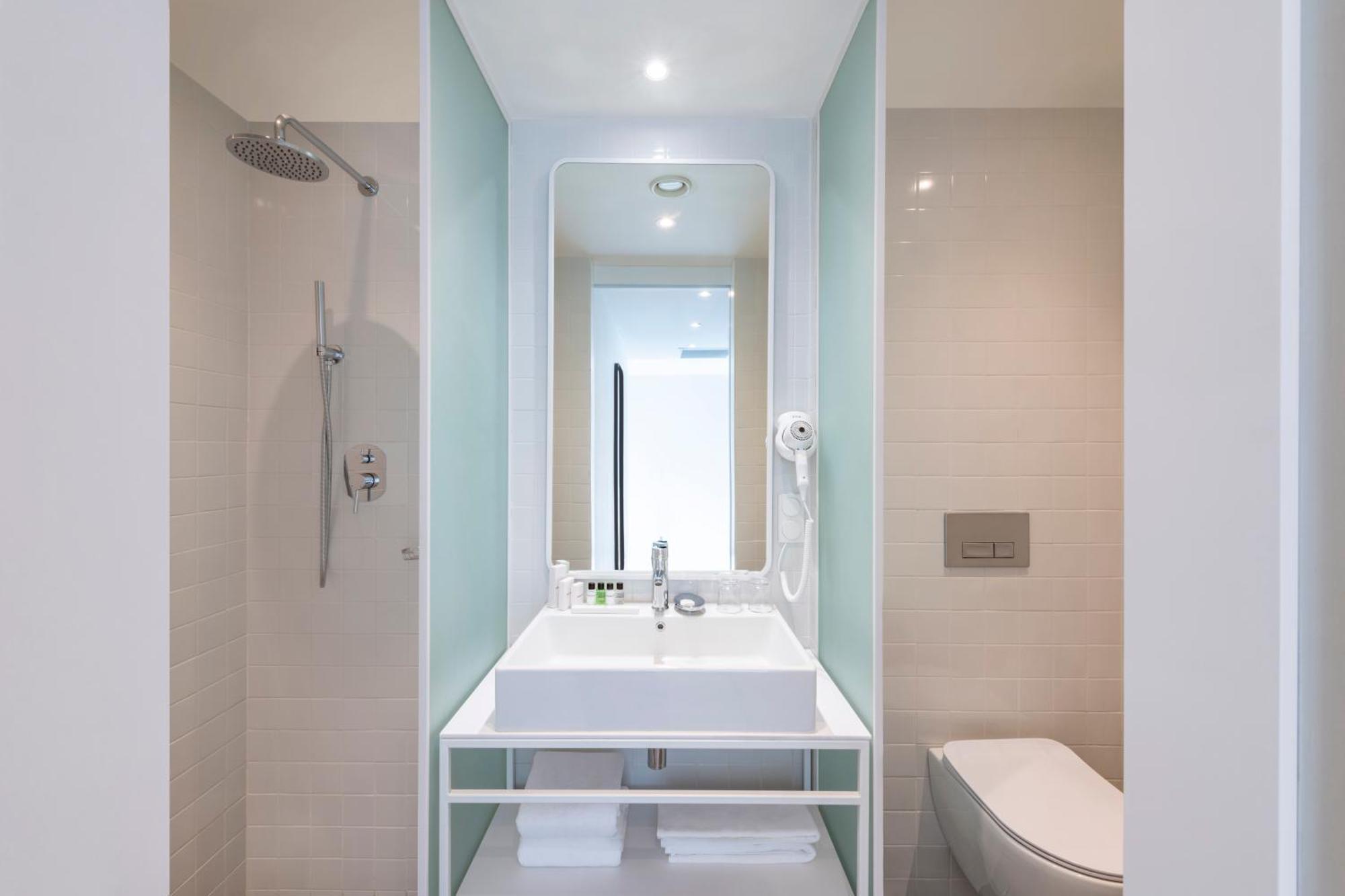 Golden Tulip Design Tbilisi Hotel Quarto foto